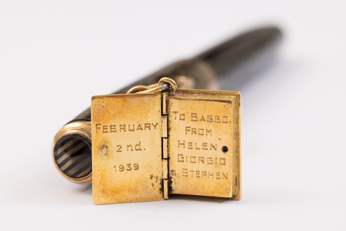James Joyce’s Parker fountain pen with Cartier gold book charm of Finnegans Wake, SSJ-OBJ/002